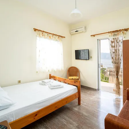 Sainis Rooms Selianitika Exterior photo